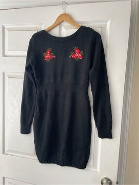 RIHOAS Black Knit Mini Dress with Red Rose Embroidery